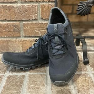 On Cloud Venture Peak, men’s size 13 tennis shoes